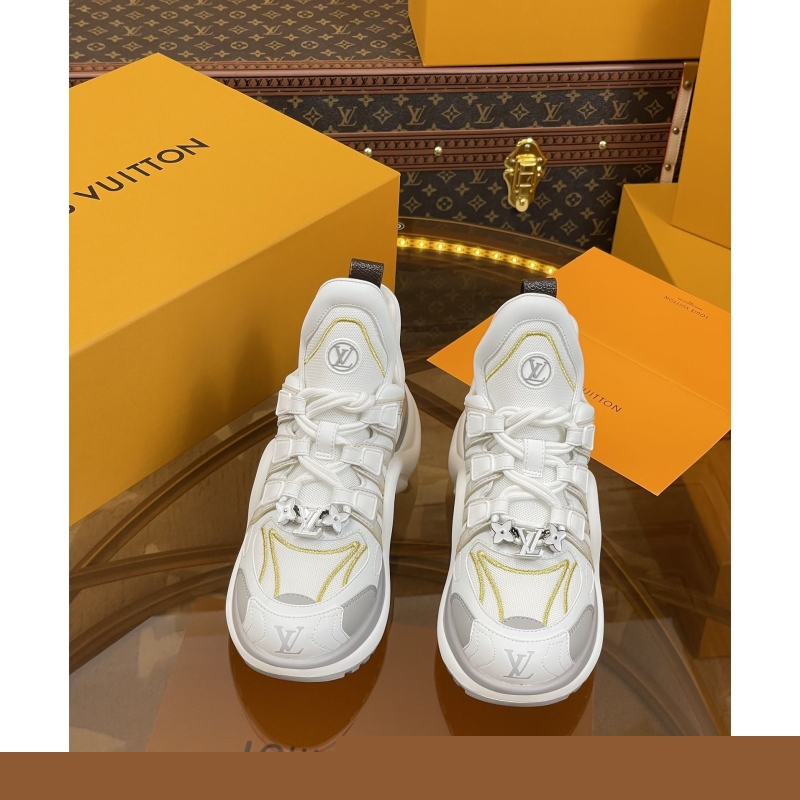 l**is V*t*n sneakers